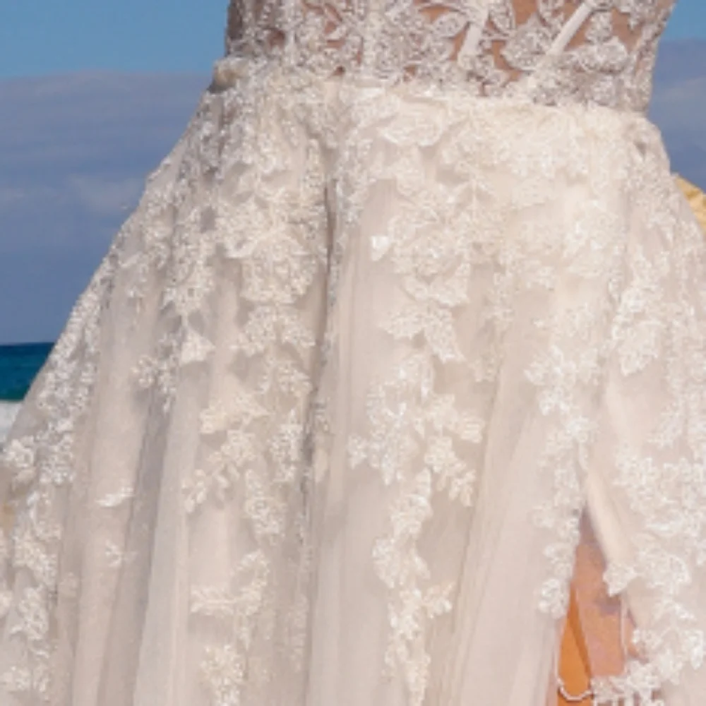 White wedding dress - Picture 3 of 8